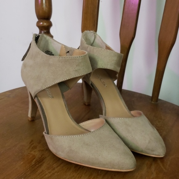 Kelly & Katie (DSW) Tan Heels - Picture 2 of 4